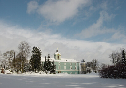 Jižní průčelí zámku v zimě